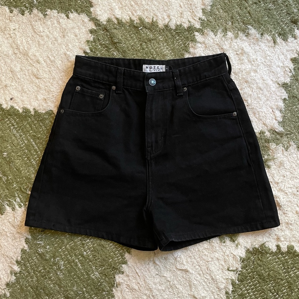 Motel Rocks Mom Denim Shorts — Size Small, Black Wash